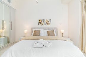 Gala Guests - Damac Heights Collection