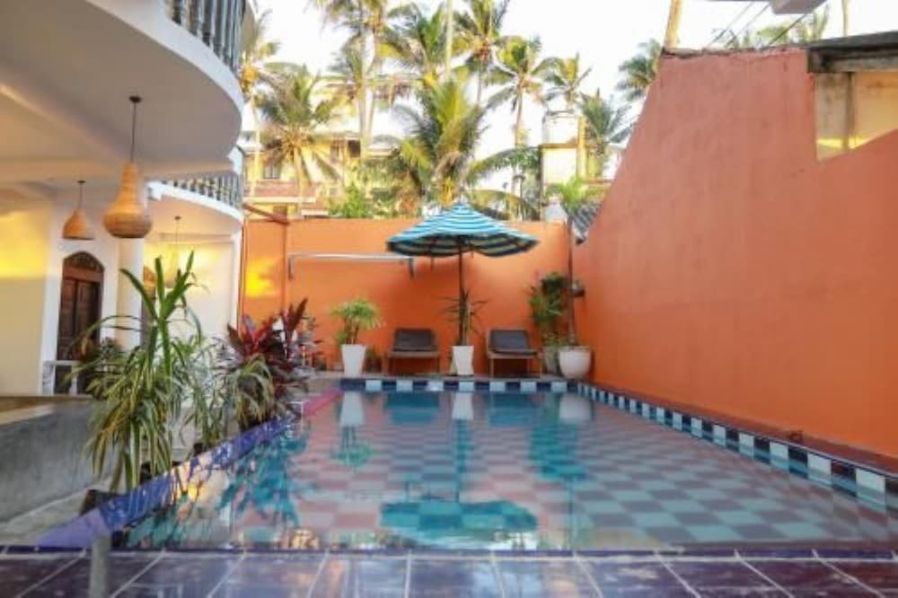 Kabalana Surf Hostel