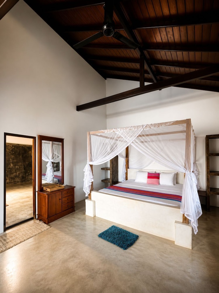Kabalana Surf Hostel