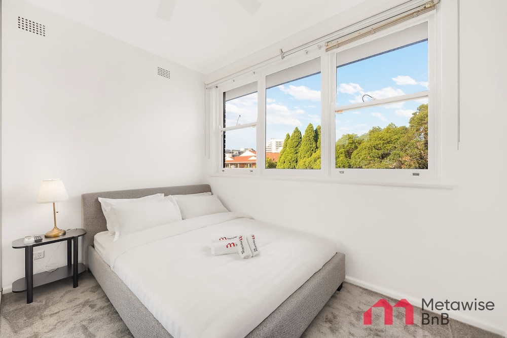 Metawise 2BR Apt Steps to Brighton-le-sands Beach