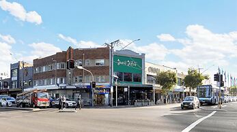 Metawise 2BR Apt Steps to Brighton-le-sands Beach