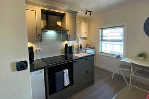 Character Bedford Apartment With Two Bedrooms