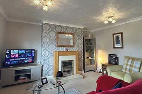 Character Bedford Apartment With Two Bedrooms