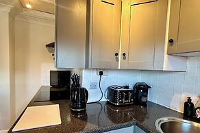 Character Bedford Apartment With Two Bedrooms