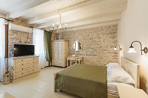 Apartments Leo