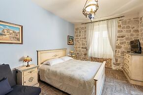 Apartments Leo