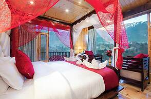 Evoque Hotel - River View Near Mall Road