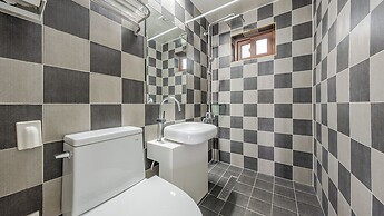Geoje Pings Pet-friendly Pension