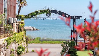 Geoje Pings Pet-friendly Pension