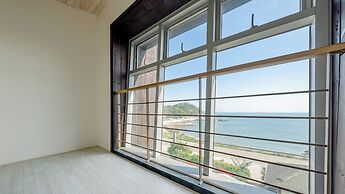 Geoje Pings Pet-friendly Pension
