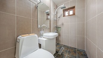 Geoje Pings Pet-friendly Pension