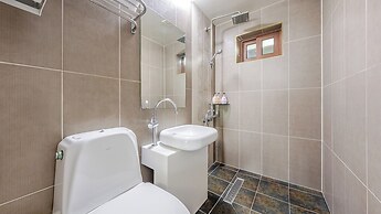 Geoje Pings Pet-friendly Pension