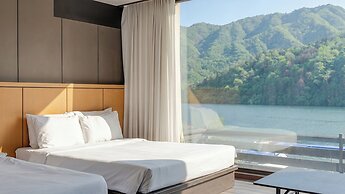 Gapyeong Club Board Resort