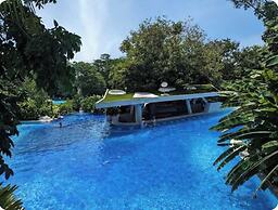 Tambuli Beachfront Luxury Studio