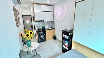 Aira Kim Ma Apartment
