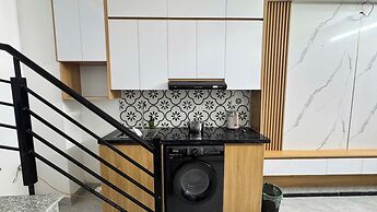 Aira Kim Ma Apartment