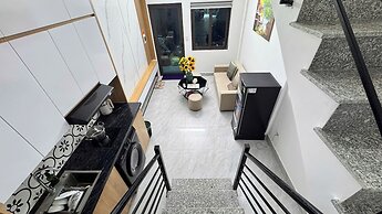 Aira Kim Ma Apartment