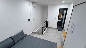 Aira Kim Ma Apartment