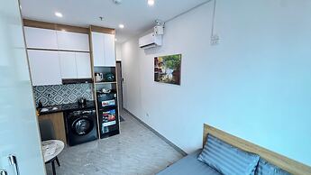 Aira Kim Ma Apartment