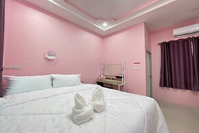 Nueng Pool Villa