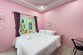 Nueng Pool Villa