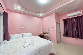 Nueng Pool Villa