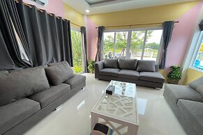 Nueng Pool Villa