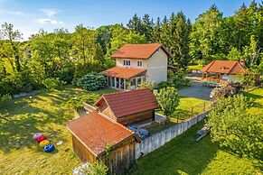 Green Garden Retreat