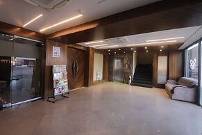 Hotel Silver Shine