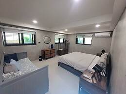 Khaoyai 6 Bedrooms Pool Villa