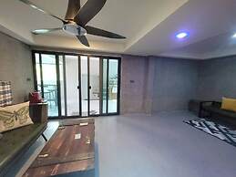 Khaoyai 6 Bedrooms Pool Villa