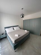 Gheloi Apartments