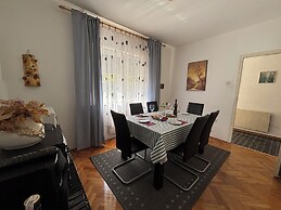 Apartman Karlo