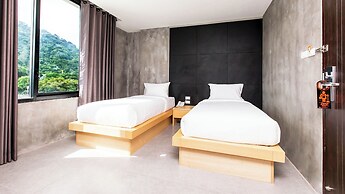 B2 Phuket Boutique & Budget Hotel