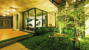 B2 Phuket Boutique & Budget Hotel