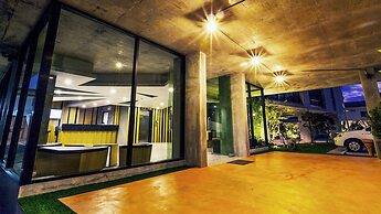 B2 Phuket Boutique & Budget Hotel