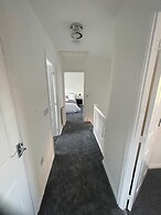 3-bed-sleeps 5 With Garden and Parking