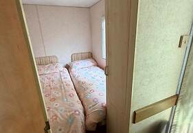 Static Caravan Sleeps 8 With Indoor Pool