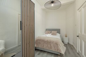 Modern Wheatfield Apartment
