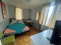 Lama Rooms