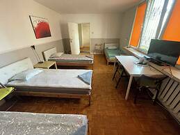 Lama Rooms