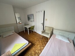 Lama Rooms