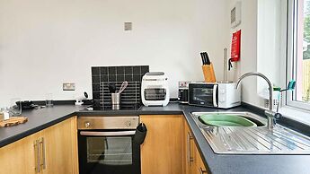 Buttercup - 2 Bed Cottage - Red Forest Retreats