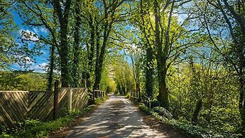 Buttercup - 2 Bed Cottage - Red Forest Retreats