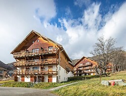 Mountain Apartment With Alpine Comfort