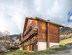 Mountain Apartment With Alpine Comfort