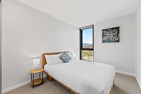 Stylish 2-bed Stay Near Canberra Centre