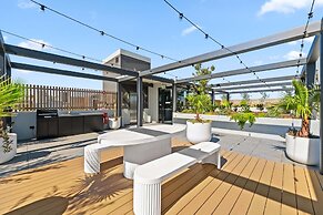Stylish 2-bed Stay Near Canberra Centre