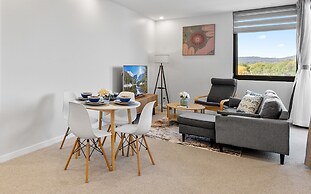 Stylish 2-bed Stay Near Canberra Centre