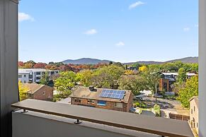 Stylish 2-bed Stay Near Canberra Centre